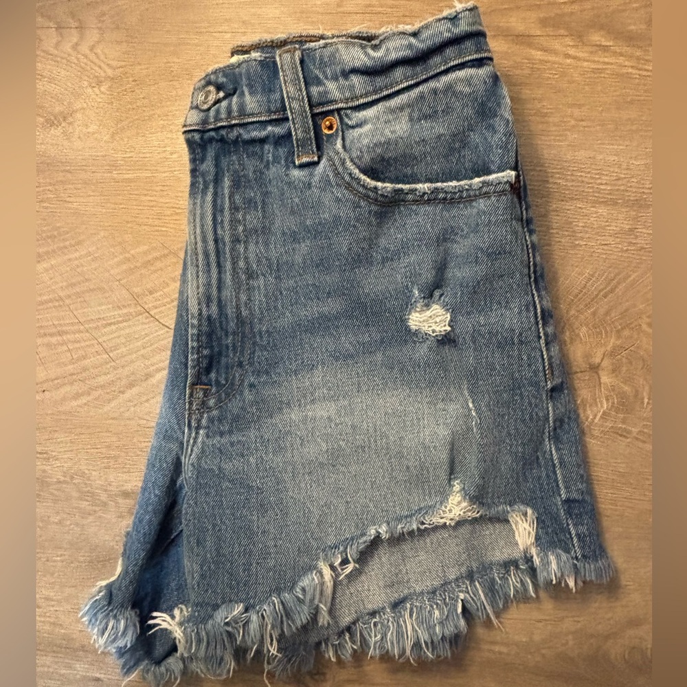 Abercrombie & Fitch The 4”High Rise Mom Shorts- Size 00(24) CURVE LOVE